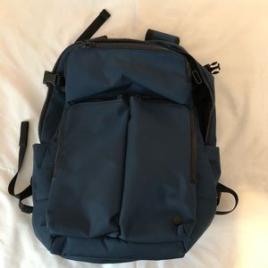 Lululemon Assert Backpack 30L